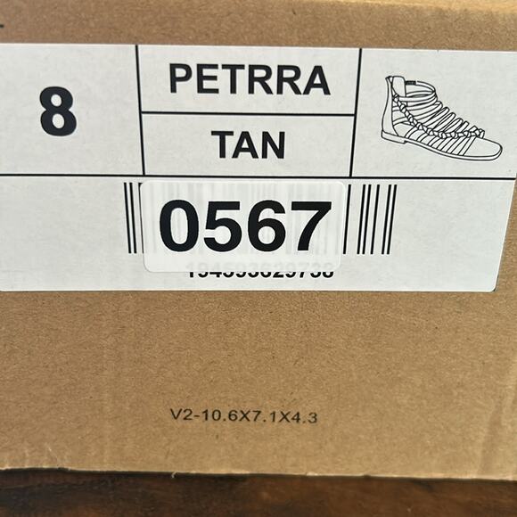 Journee Collection Petrra Gladiator Sandal Strappy Square Toe NEW Size 8 Tan - Picture 11 of 11